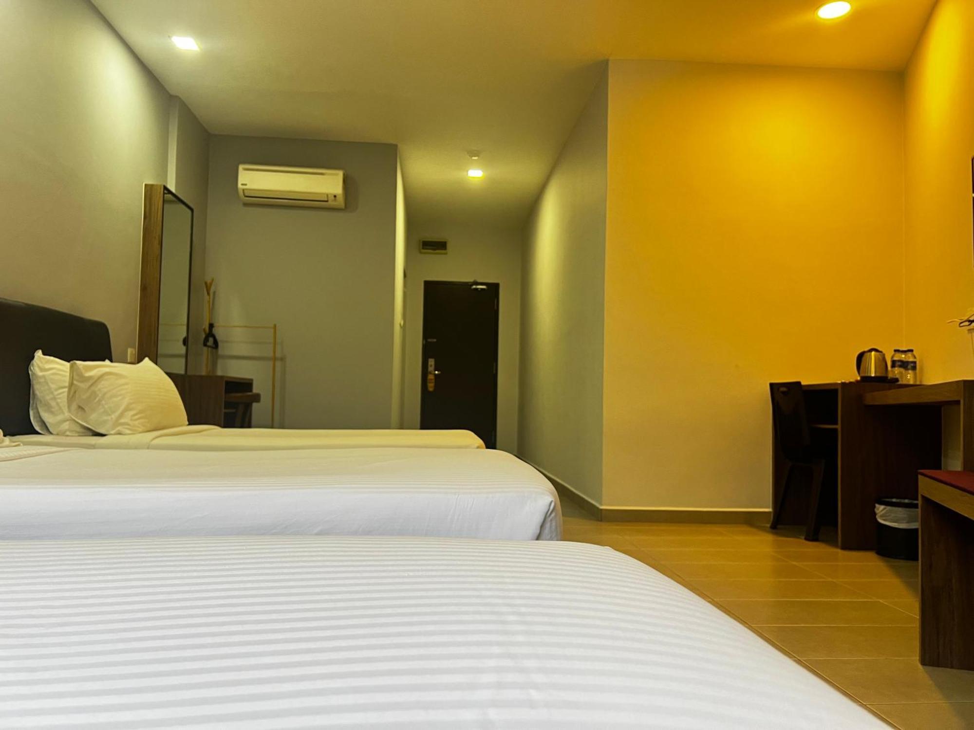 Sin Lien Hotel كلوانغ المظهر الخارجي الصورة